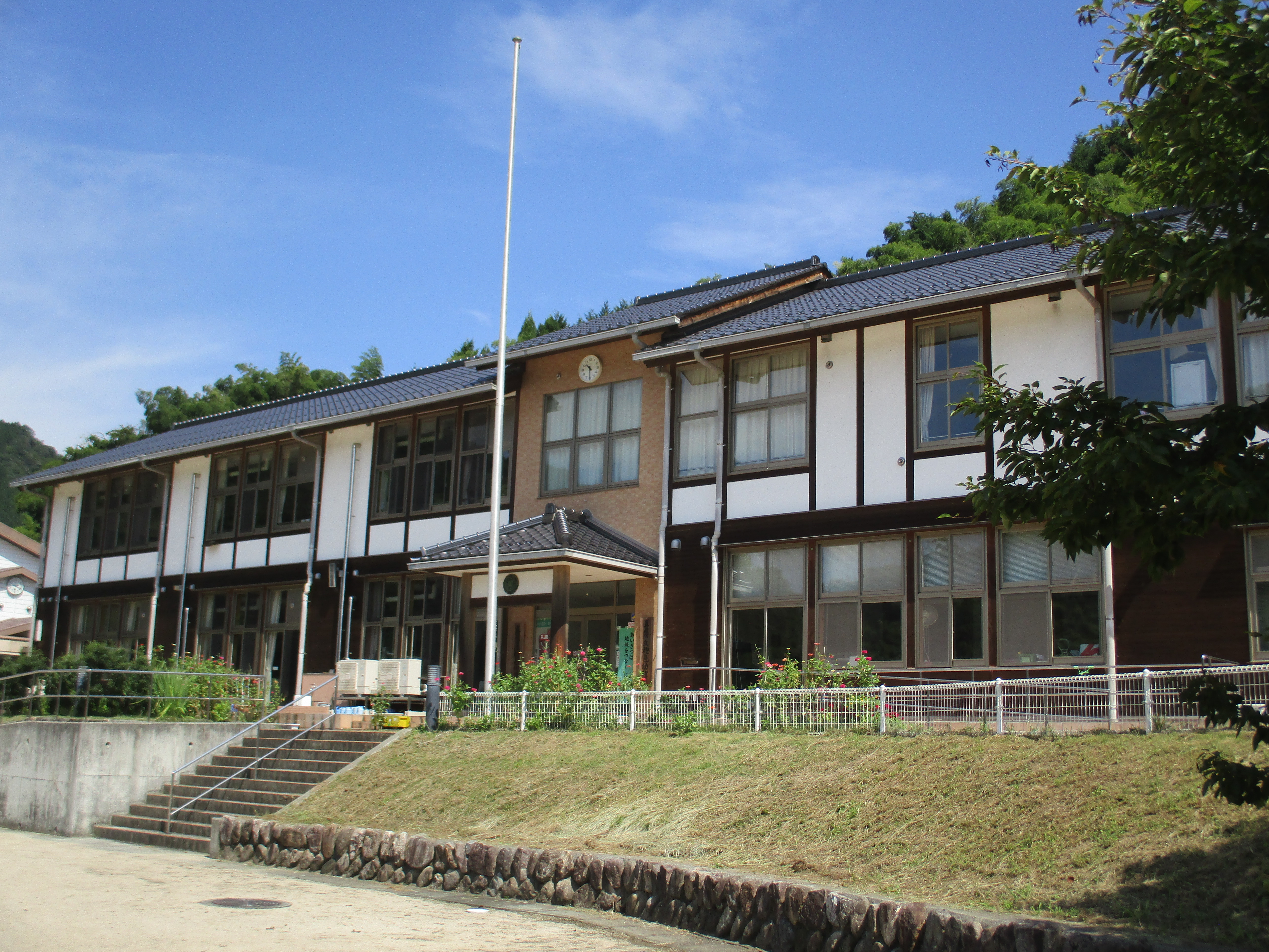 真庭市立樫邑小学校